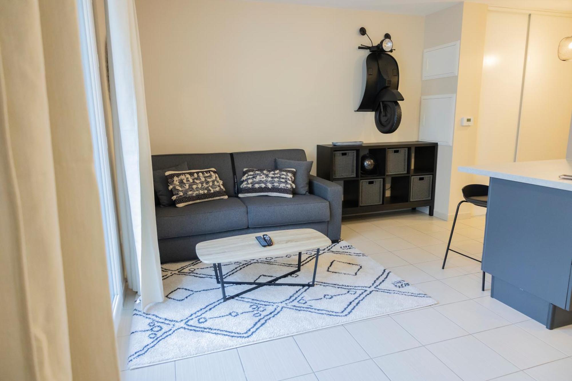 Charmant Studio En Residence Avec Parking Bussy-Saint-Georges Exterior foto