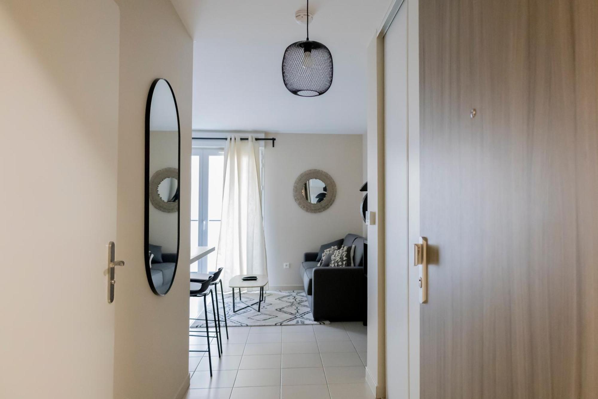 Charmant Studio En Residence Avec Parking Bussy-Saint-Georges Exterior foto